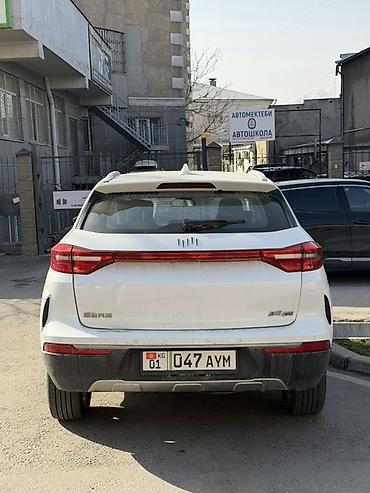 Другой электротранспорт: Электромобиль кроссовер (белый цвет) - Кузов: компактный кроссовер, 5 — 5