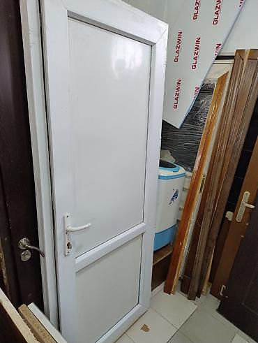 tolet: Tualet üçün İşlənmiş Plastik qapı 70x200 sm Naliçnik ilə, Ünvandan götürmə — 2