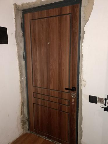 Ev və bağ: Dəmir giriş qapısı – taxta teksturalı MDF üzlük - Material: möhkəm — 3