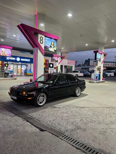 салон бмв 34: BMW 5 series: 1990 г., 2.5 л, Механика, Бензин, Седан