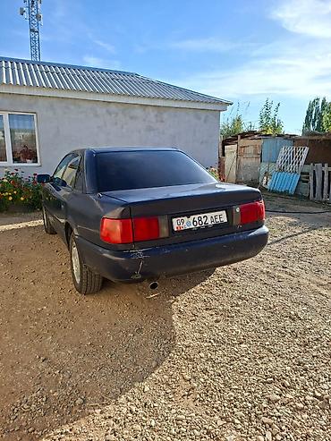 Унаа сатуу: Audi 100: 1992 г., 2 л, Кол менен иштөөчү, Бензин, Седан — 4