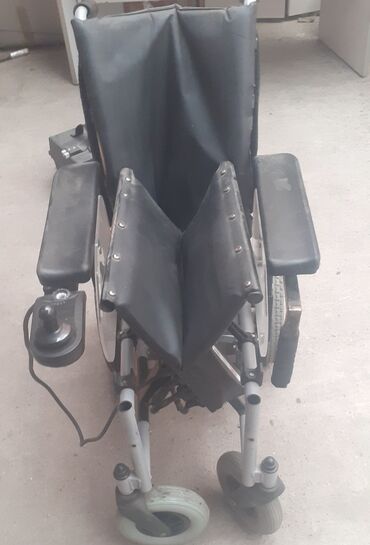 Invalidska kolica u ispravnom stanju. Moze zamena za razno
