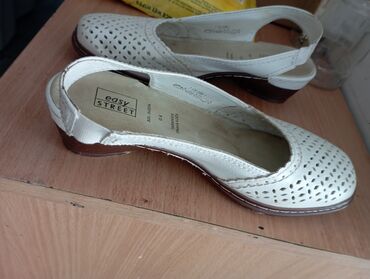 metro ravne sandale: Sandals, 40