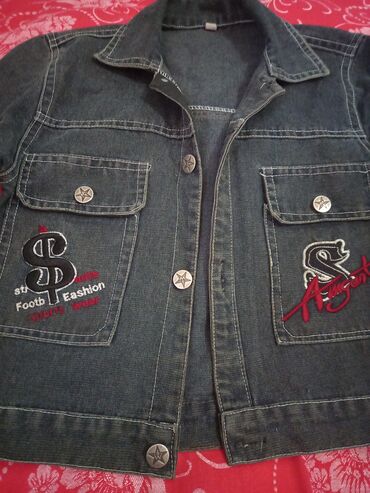 Koftalar, sviterlər: Geyimlerin tep tezesi de var icərisində bir iki defe geyilmişi de gül — 14