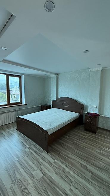 Продажа коттеджей и домов: Продаётся двухэтажный дом с ограждённым двором и навесом для авто — 9