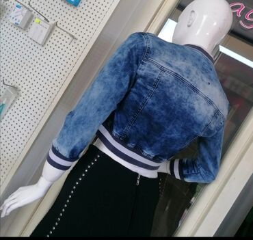 Ostale jakne, kaputi, prsluci: Predivna teksas jakna
Vel S
Kao nova
Uvoz Turska — 9