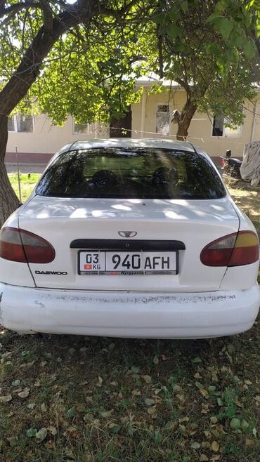 задние фары нексия 2: Daewoo Lanos, белый седан. Особенности и оснащение: - Кузов седан, 4