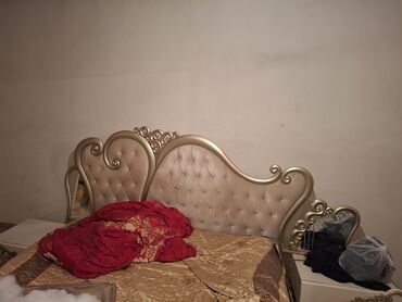 kirayə xonça: Односпальная кровать