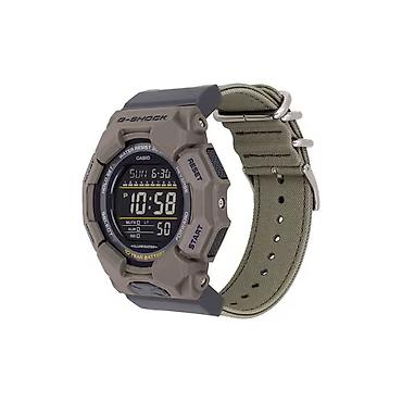 крабики для волос: Casio G-Shock (серия цифровых спортивных часов) - Корпус — 1