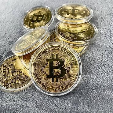 masaustu dest: Bit-koin kripto qeyri-valyuta fiziki göstərici məhsulu (klon). Dostlar — 3
