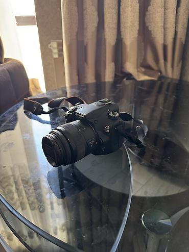 Foto və videokameralar: Professional Fotoapparat,az istifadə olunub. Sony firmasıdır — 2