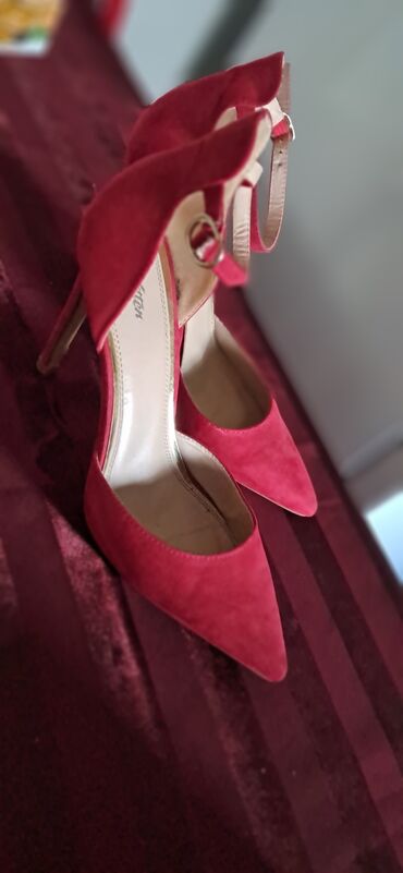 srebrni kais: Pumps, 40 at lalafo.rs srebrni kais: Pumps, 40