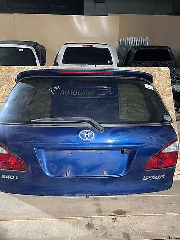 чехол ипсум: Крышка багажника Toyota, 2001 г., Б/у, Оригинал — 1