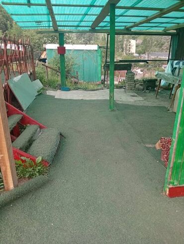 Продажа участков: Просторное место для отдыха на природе с крытой площадкой. Здесь есть