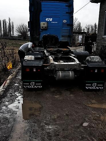 вольво тягач: Тягач, Volvo, 2002 г., Тентованный — 6