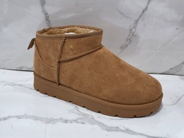 Čizme: Čizme, 38 — 20