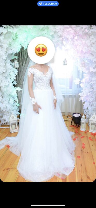 свадебное: Свадебное платье, в отличном состоянии, куплено в России за 1000 $