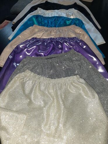 Šortsevi, Bermude: M, S (EU 36), bоја - Srebrna, Jednobojni — 18