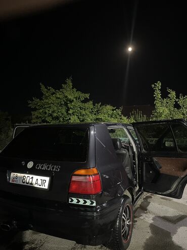 фольсфаген жук: Volkswagen Golf: 1993 г., 1.6 л, Механика, Бензин, Седан lalafo.kg да фольсфаген жук: Volkswagen Golf: 1993 г., 1.6 л, Механика, Бензин, Седан