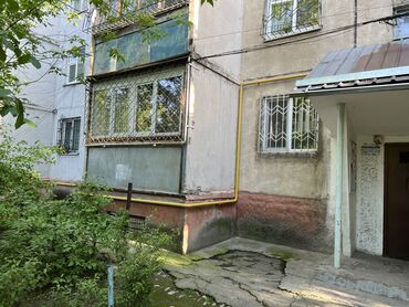 советский донецкий: 3 комнаты, 60 м², 104 серия, 1 этаж, Косметический ремонт