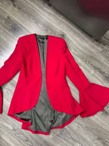 Sakoi: Dizajnerski sako - frak Biljane Tipsarević predivne crvene boje — 11