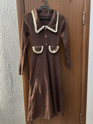 Другая женская одежда: Продаю женские одежды 1) Пальто альпака р50 новое 2500с 2) куртка р — 4