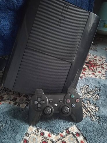 PS3 (Sony PlayStation 3): Продаются Ps3 В идеальном состоянии рабочий джойстик не работает а так