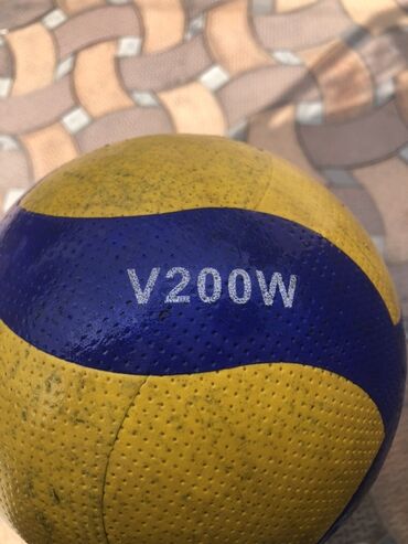 мячи баскетбольные: Волейбольный мяч Mikasa V200W, одобренный FIVB, выполненный в