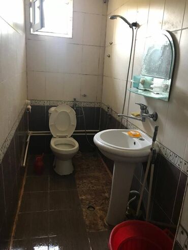 Uzunmüddətli kirayə mənzillər: Sabunçu rayonu,Razin,74 saylı məktəbin yanında,2 mərtəbə binanın,2-ci — 12