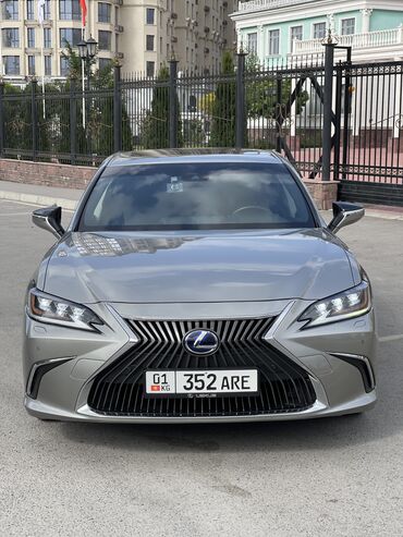 Lexus: Lexus ES: 2019 г., 2.5 л, Вариатор, Гибрид, Седан