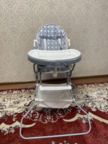 Детские столы и стулья: Стульчик для кормления от Российского бренда состояние очень хорошое