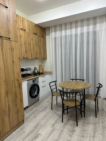 kirayə evlər 2024 sumqayıt: Ev tam əşyalı teze temirden çixib.
Qiymete komendat pulu daxildir
