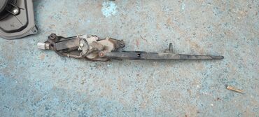 Крышки багажника и комплектующие: Накладка крышки багажника Toyota, 2010 г., Оригинал — 4