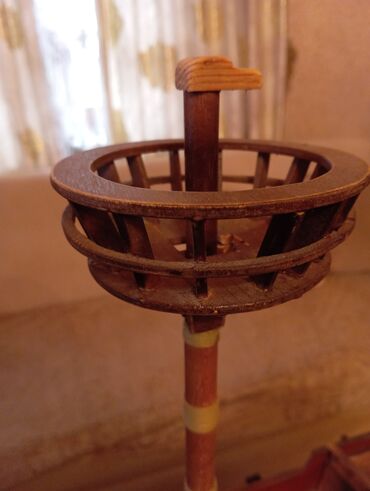 Gəmi modelləri: Taxta maket gəmi – 17-ci əsr tipli üç dirəkli yelkənli kalyon - — 10