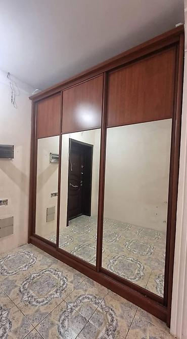 Шкафы-прихожие: Dəhliz dolabı təcili satılır 230 azn.Ölçü:uzunl 231 sm,hündürlüyü 262 — 1