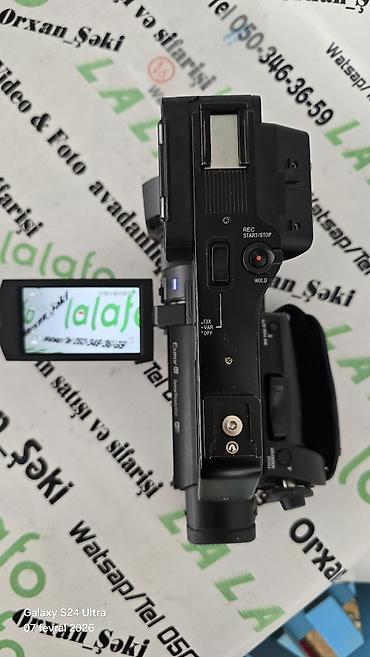 Videokameralar: Sony XDCAM X70 peşəkar videokamera. Üzərində 2 batareka adaptr çanta — 4