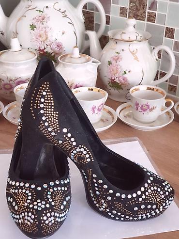 Туфли: Туфли на высоком каблуке чёрные,белые,серебристые,есть новые есть — 6