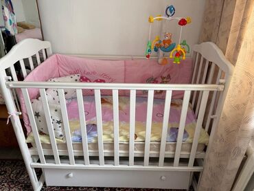 Детские односпальные кровати: Детская односпальная кровать, Б/у, Для девочки, Для мальчика, С матрасом, Дерево, Самовывоз