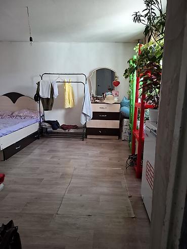 Продажа коттеджей и домов: Продаётся дом с участком в селе Новониколаевка. Описание участка: - — 7