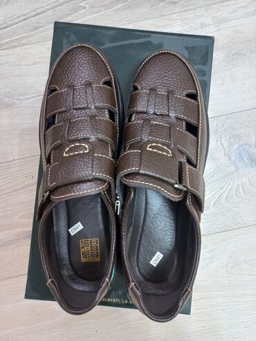 женские зеленые туфли: Ayaqqabılar