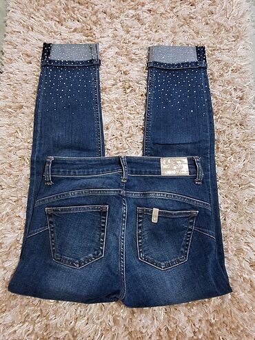 Farmerke: Ženske farmerice od tamno-plavog teksasa sa ravnim krojem i srednjim na lalafo.rs — 5 Farmerke: Ženske farmerice od tamno-plavog teksasa sa ravnim krojem i srednjim — 5