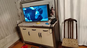 karandas desti: Qonaq otağı üçün mebel dəsti Tərkibi: - TV stendi/komod: üstündə