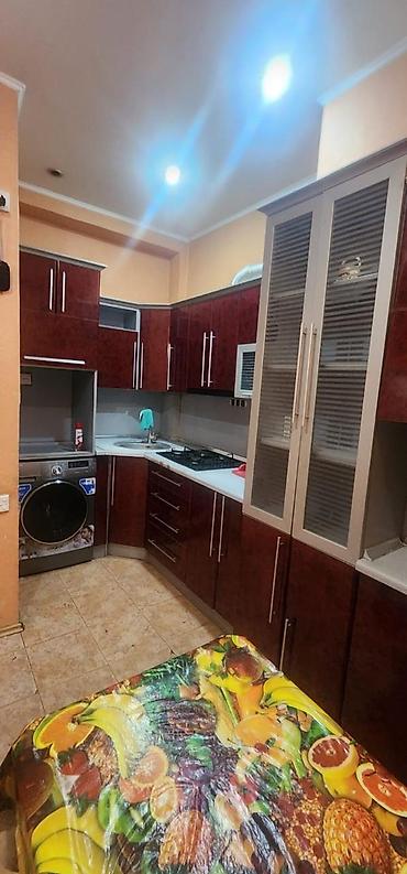Təcili 4,5 metr mətbəx mebeli satılır – 200 manat. Komplekt: -