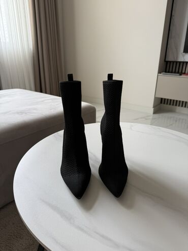 Botinka və botilyonlar: Zara. Надела один раз на мероприятие. Как новая. Размер 38. Удобная -da lalafo.az — 5 Botinka və botilyonlar: Zara. Надела один раз на мероприятие. Как новая. Размер 38. Удобная — 5