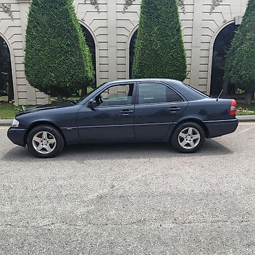 cls 63 amg: Mercedes-Benz C-Class: 2.3 l | 1996 il Sedan — 2