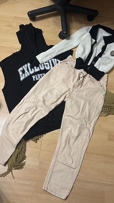 Другая женская одежда: Набор одежды за все 2000 или можем договориться, некоторые вещи в — 6