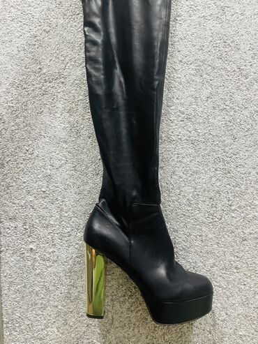 Женская обувь: Сапоги, 38.5, цвет - Черный