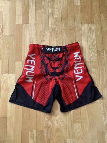 •Venum marka MMA idman şortu •İndiyə qədər geyinilməyib •M razmer