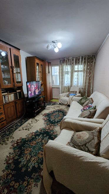 я ищу квартиру 1 комнатную: 3 комнаты, 58 м², 104 серия, 2 этаж, Старый ремонт