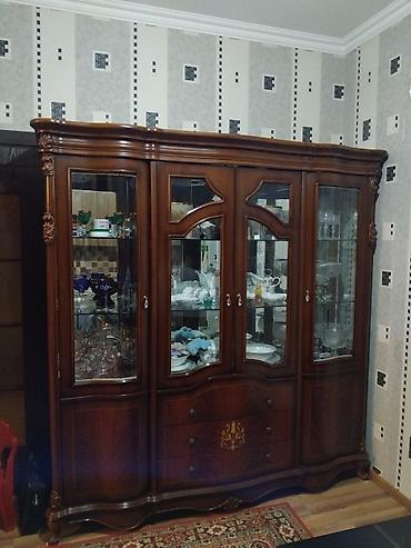 Bufetlər: Klassik üslubda böyük vitrinalı bufet - Material: təbii ağac və MDF — 1